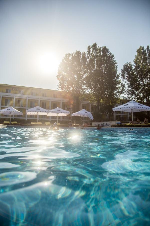 Hotel Central Mamaia Buitenkant foto